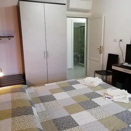 La Rosa בית הארחה